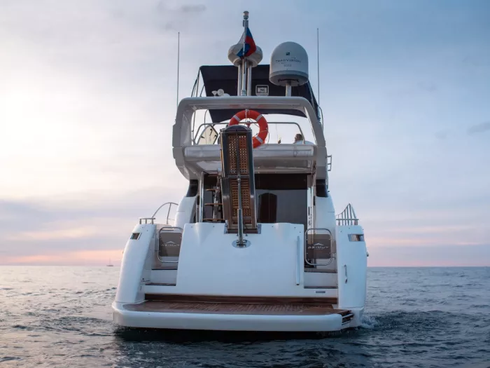 Аренда Яхты "Azimut 52".