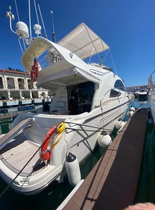 Яхта RODMAN 38 FLY