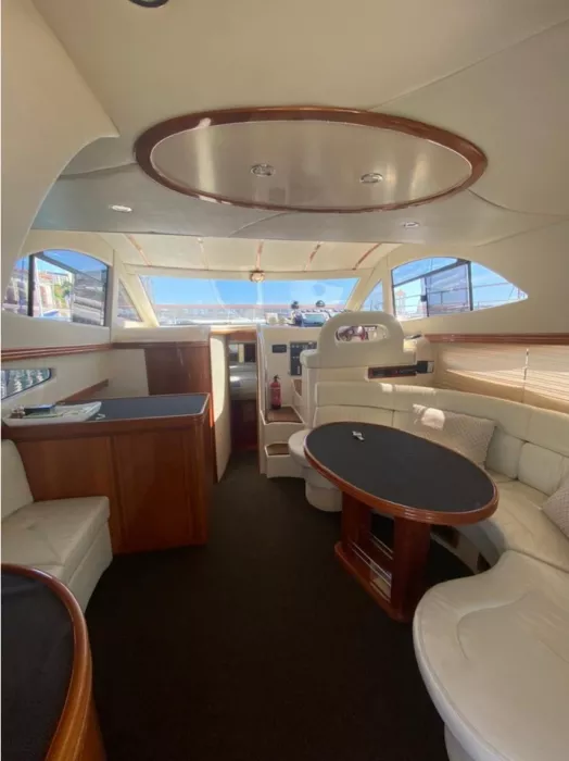 Яхта RODMAN 38 FLY