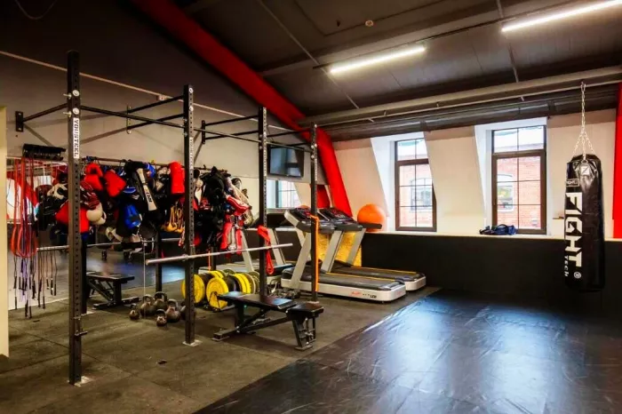 Спортивный клуб "Evolve Gym".