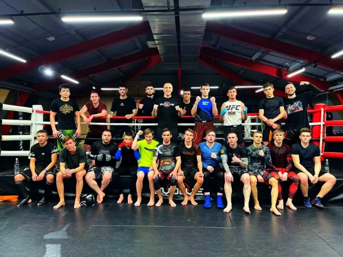 Спортивный клуб "Evolve Gym".