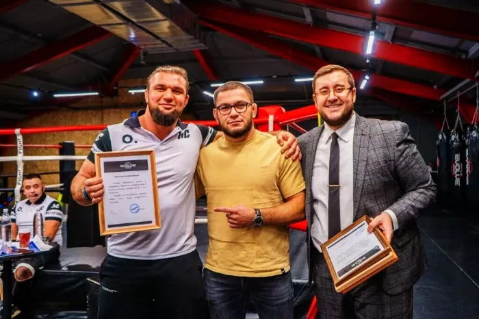 Спортивный клуб "Evolve Gym".