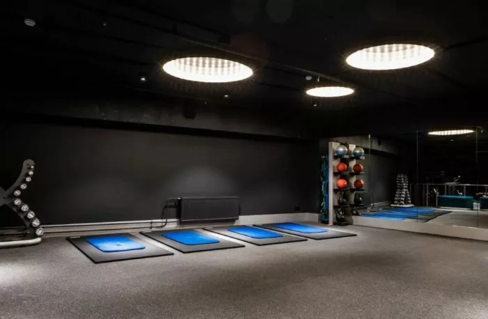 Фитнес клуб "Encore Fitness".
