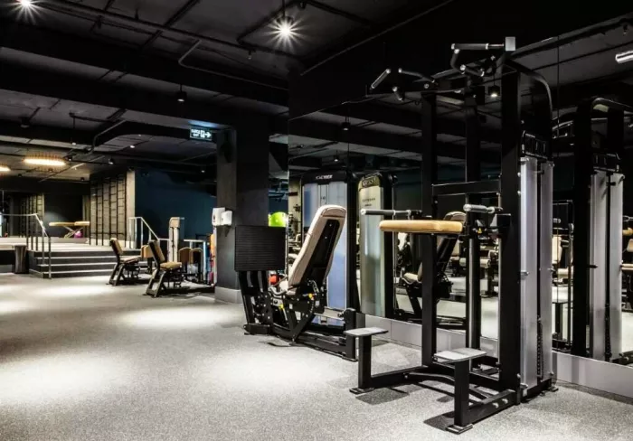Фитнес клуб "Encore Fitness".