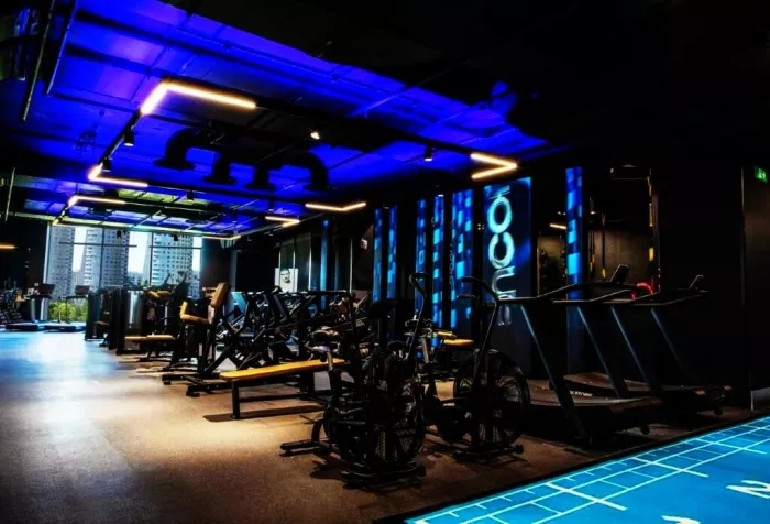 Фитнес клуб "Encore Fitness".