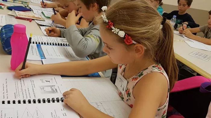 СТУДИЯ ТВОРЧЕСКОГО РАЗВИТИЯ "СЮРПРИЗ"