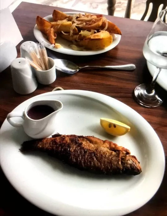 Ресторан "Bagineti Bar and Grill" (ბაგინეთის ბარი და გრილის რესტორანი)