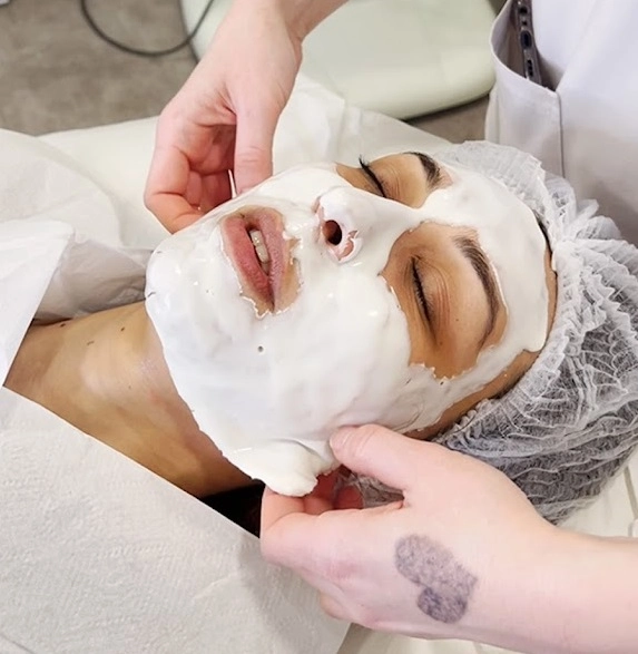 Дерматолог "DK Klinik (Dermatology and Hair Transplant Antalya)"