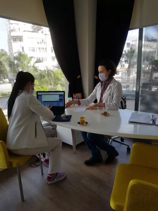Дерматолог "DK Klinik (Dermatology and Hair Transplant Antalya)"
