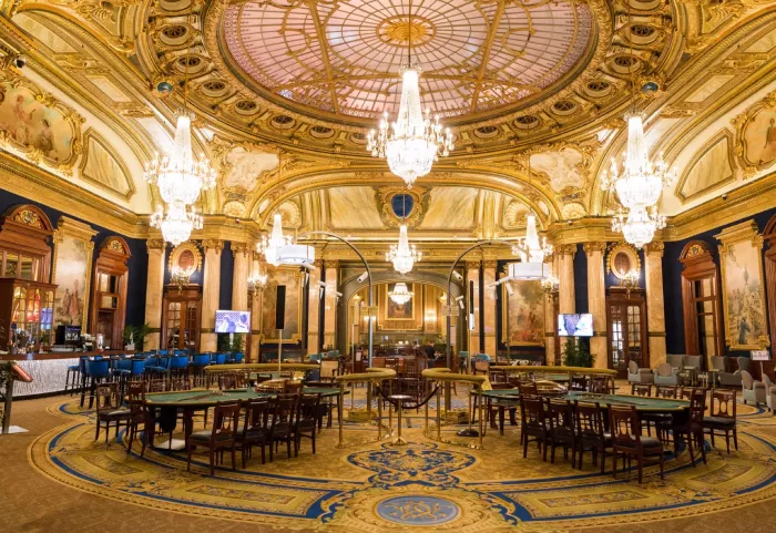 Казино "Café de Paris".