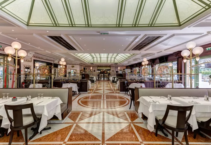 Казино "Café de Paris".