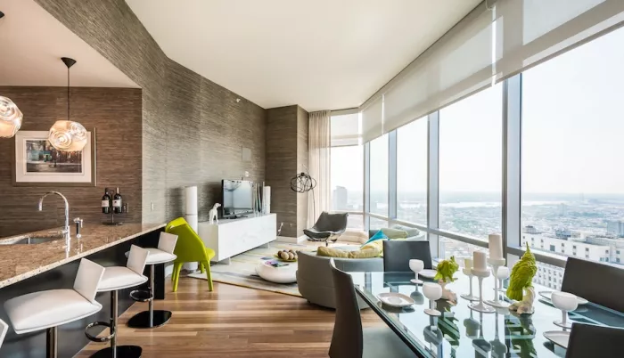 Отель "The Ritz-Carlton Executive Residences" 5*