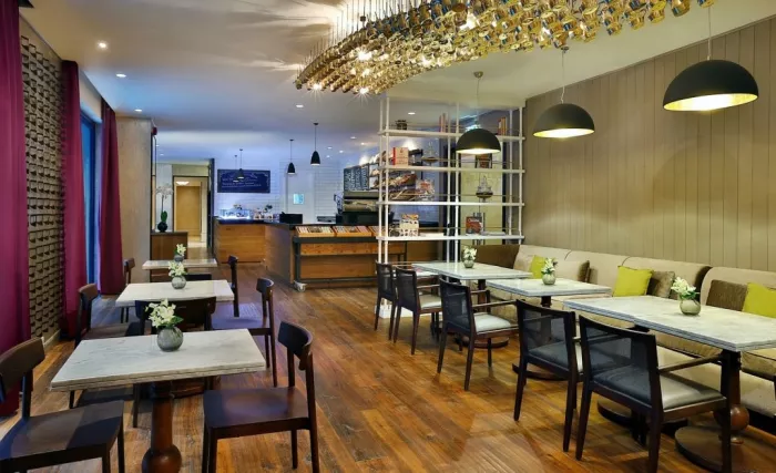 Отель "The Ritz-Carlton Executive Residences" 5*