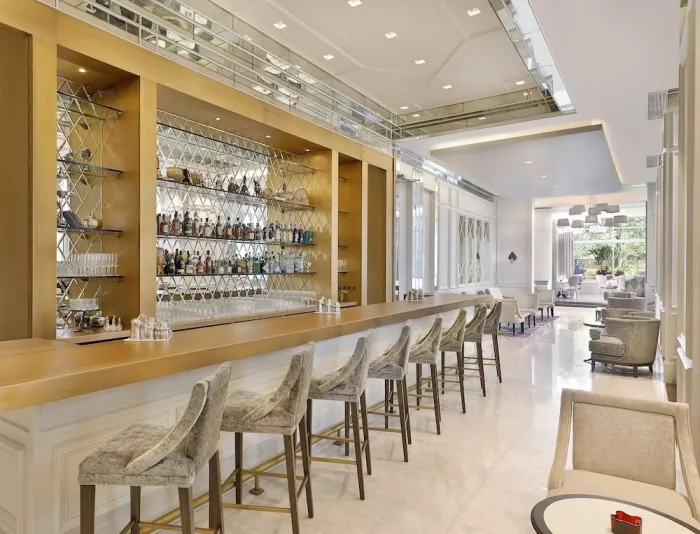 Отель "The Ritz-Carlton Executive Residences" 5*