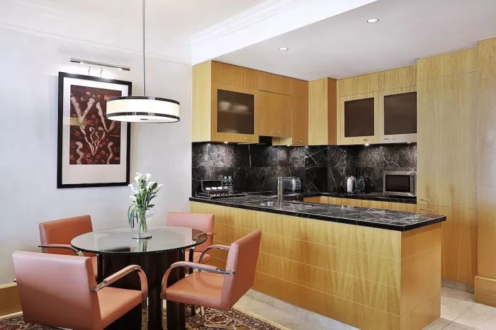 Отель "The Ritz-Carlton Executive Residences" 5*