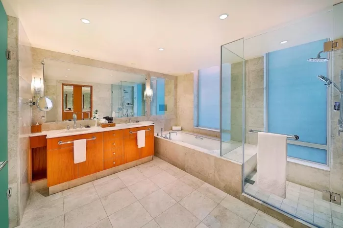 Отель "The Ritz-Carlton Executive Residences" 5*