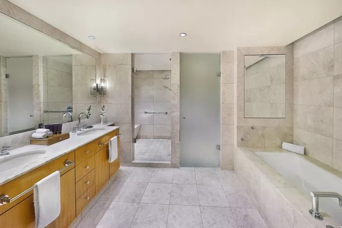 Отель "The Ritz-Carlton Executive Residences" 5*