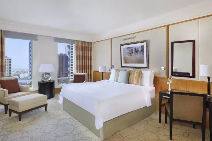 Отель "The Ritz-Carlton Executive Residences" 5*