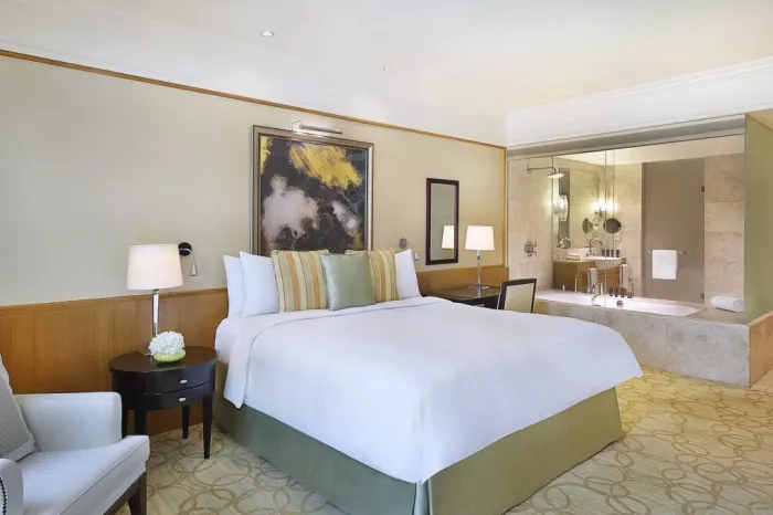 Отель "The Ritz-Carlton Executive Residences" 5*