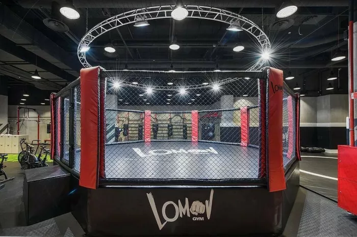 Фитнес клуб "Lomov Gym".