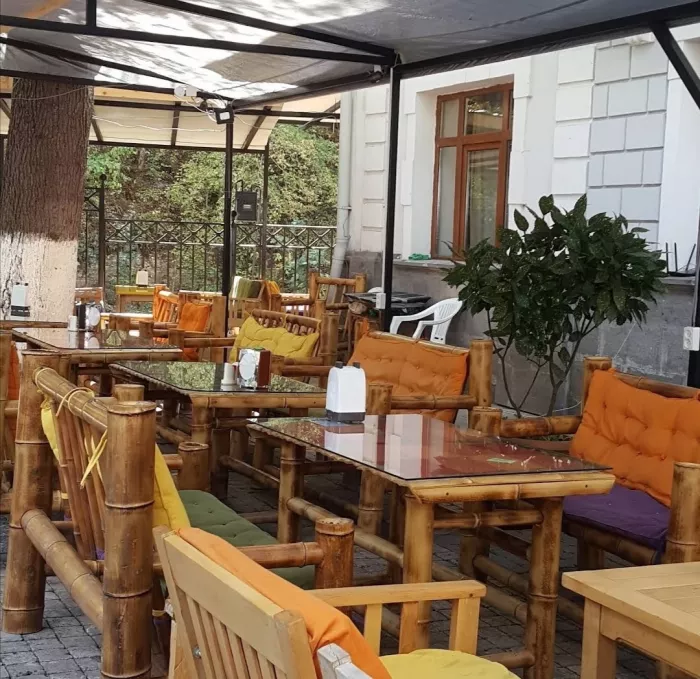 Ресторан "Check-In Garden" (რესტორანი "Check-In Garden")