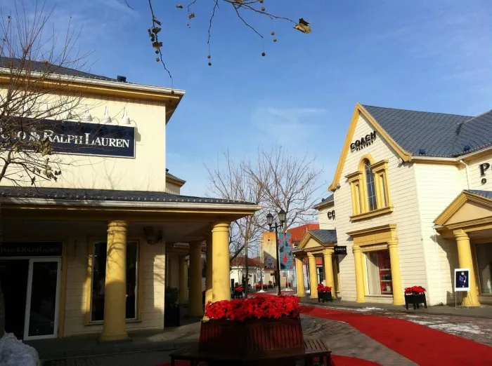Торговый центр ,,Beijing Scitech Premium Outlet Mall’’