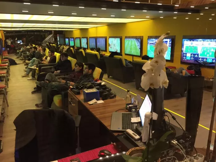 Игровая комната "The Gamer Playstation Cafe"