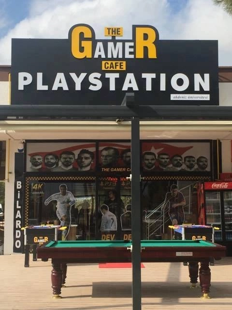 Игровая комната "The Gamer Playstation Cafe"