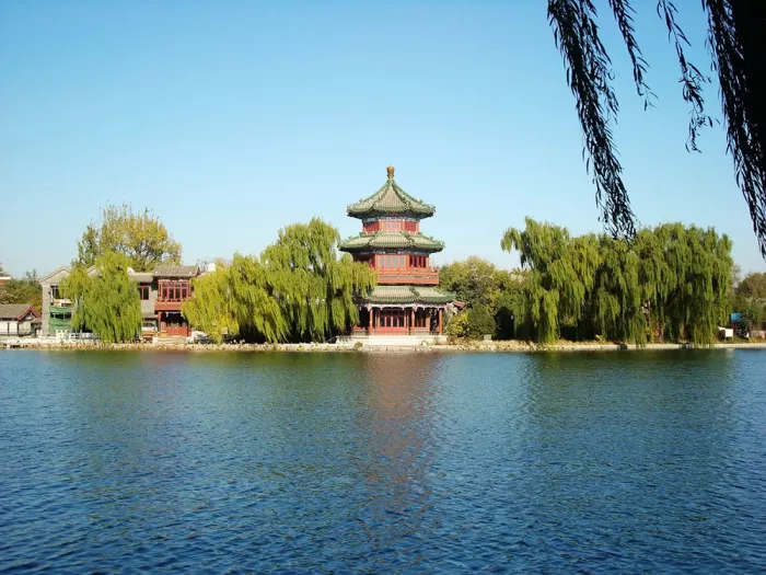 Озеро «Qainhai Lake»