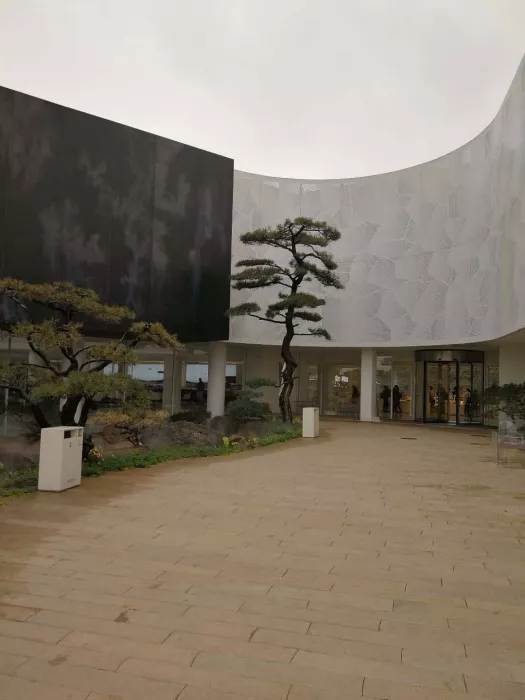Музей «Luo Hong Art Museum»