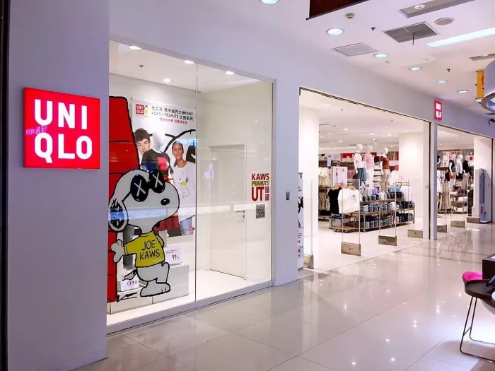 Торговый центр ,,Hualian Commercial Building (Wudaokou)’’