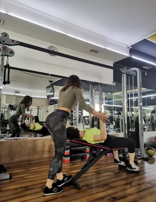 Тренажёрный зал "Fit Line Sport" (სპორტული დარბაზი "Fit Line Sport")