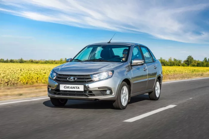 Автосалон "Ertürk Otomotiv & Oto Yıkama"