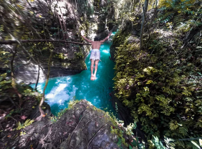 Водопады «Kawasan Falls»