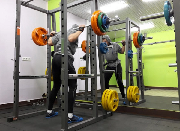 Фитнес-клуб "E-motion".