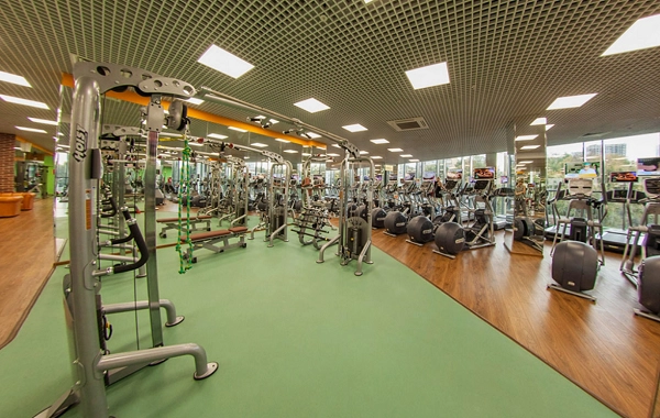 Оздоровительный центр "Gold’s Fitness".