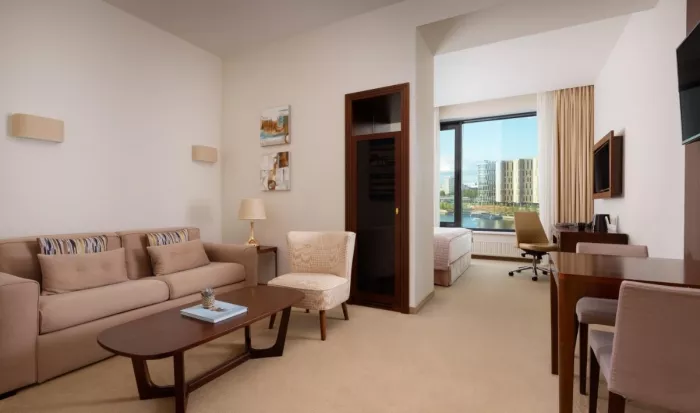 Гостиница 4* "Palmira Business Club".
