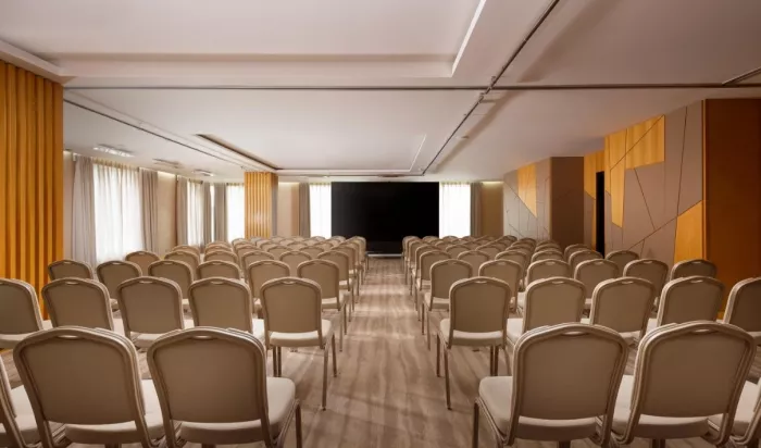 Гостиница 4* "Palmira Business Club".