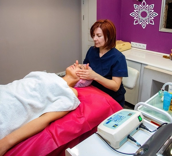 Оздоровительный центр "AURA Wellness Yerevan".
