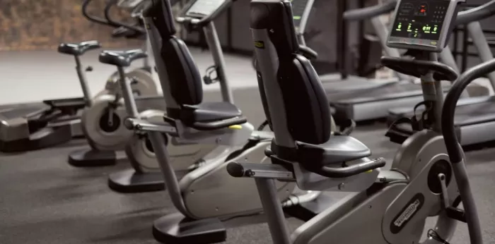 Фитнес клуб "Alex Fitness".