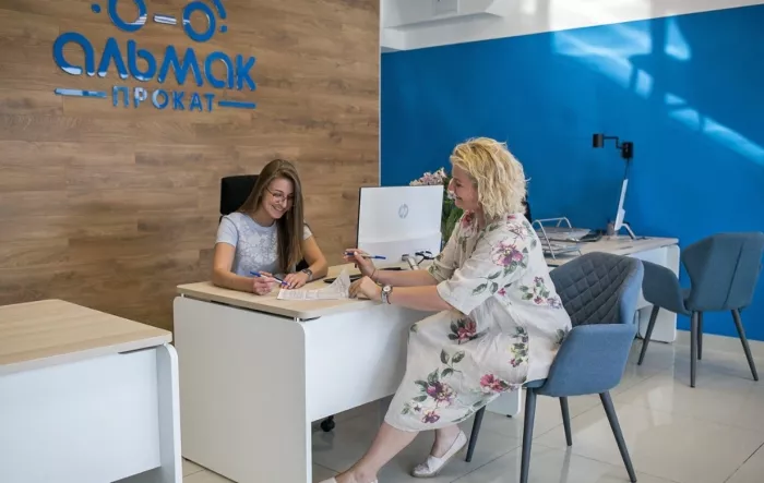 Компания по аренде автомобилей "Альмак Прокат".