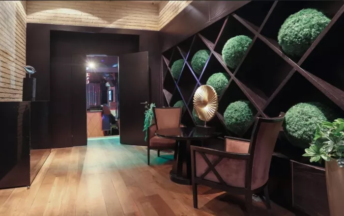 Караоке-клуб "Hamilton Lounge Bar".