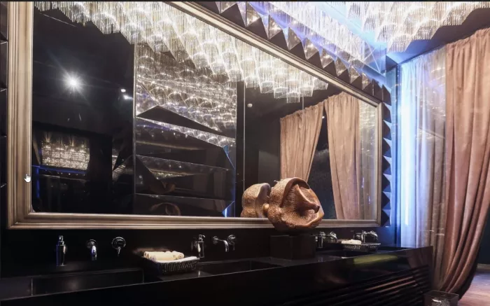 Караоке-клуб "Hamilton Lounge Bar".