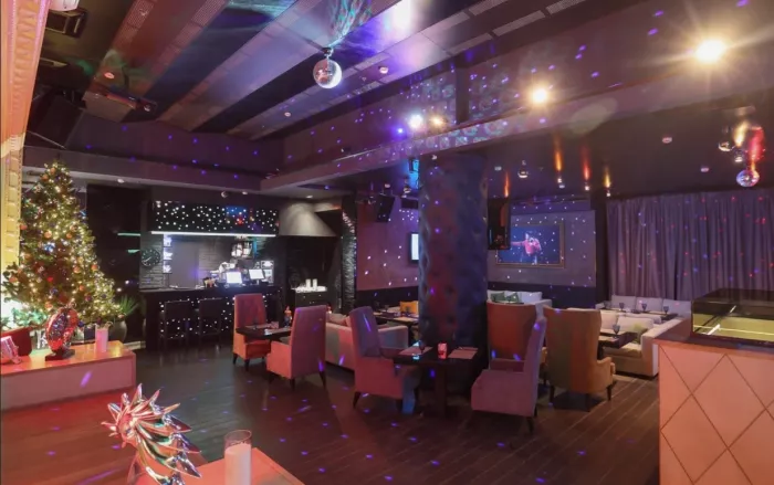 Караоке-клуб "Hamilton Lounge Bar".