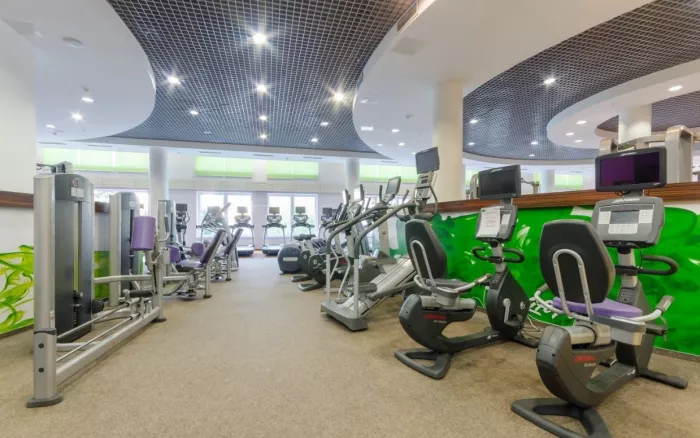 Фитнес клуб "XFIT".