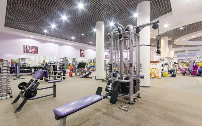 Фитнес клуб "XFIT".