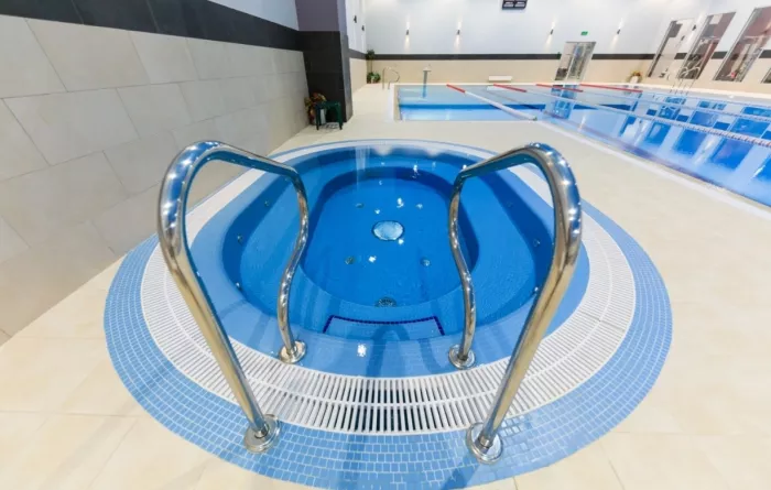 Фитнес-клуб "Gold's Gym". 