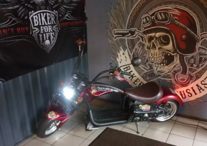 Служба доставки "Bikers Pizza & Rolls"