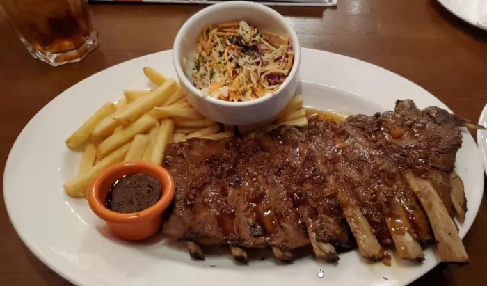 Ресторан американской кухни "Tgi fridays".