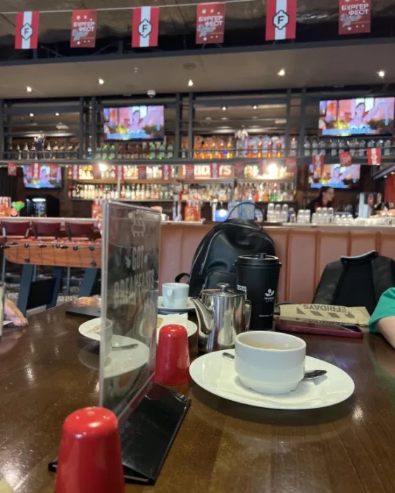 Ресторан американской кухни "Tgi fridays".